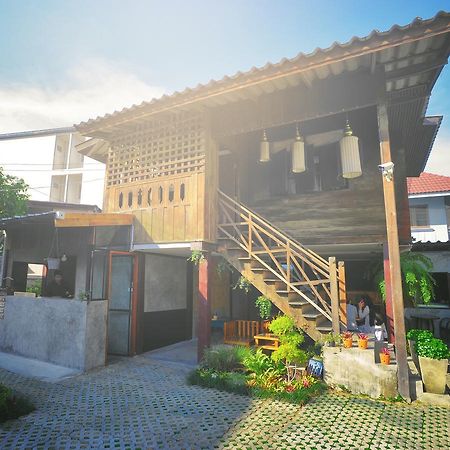 Manon Hostel Chiang Mai Exterior photo
