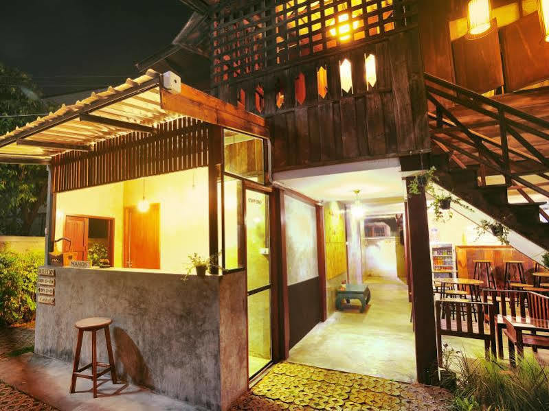 Manon Hostel Chiang Mai Exterior photo