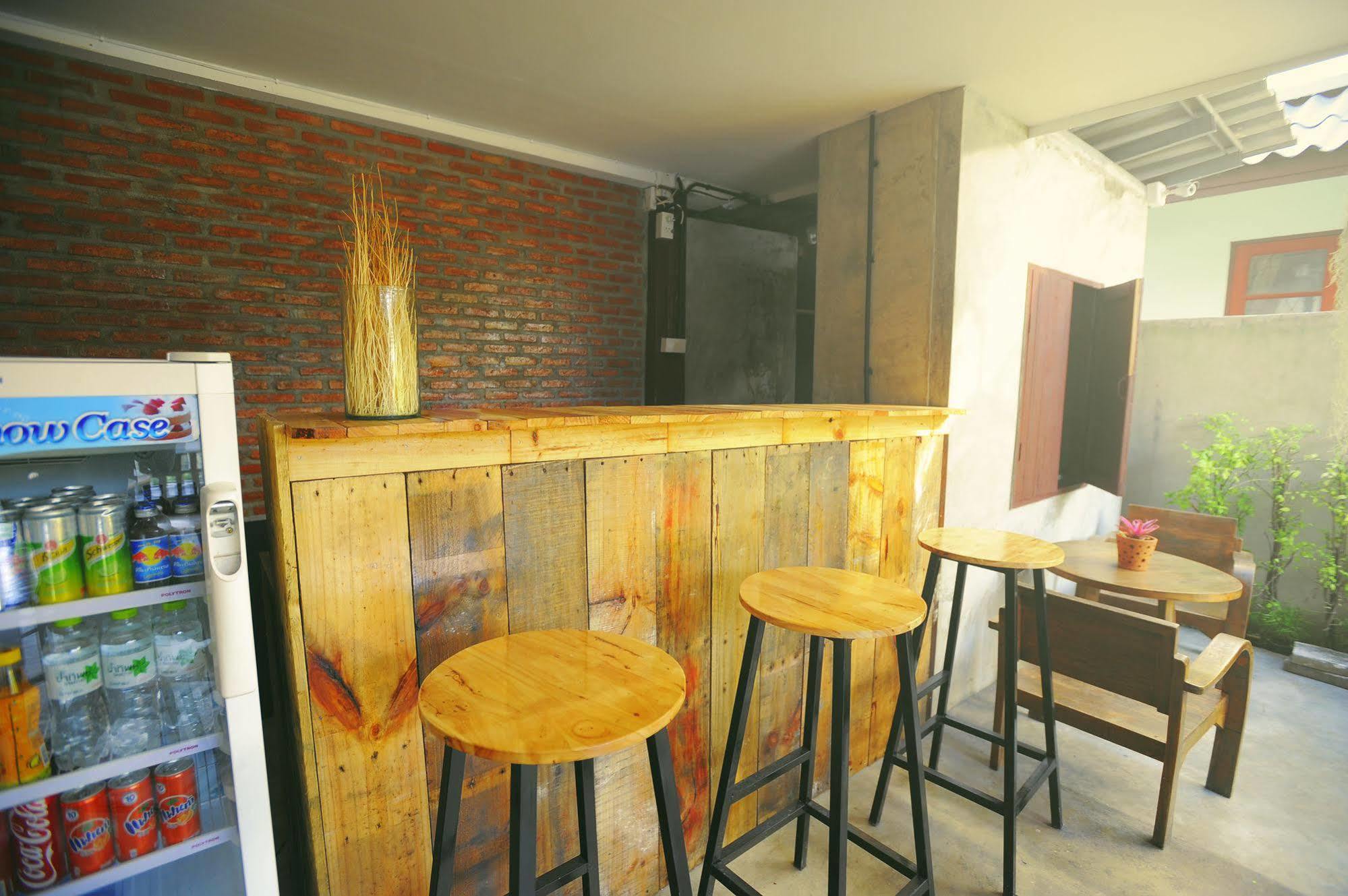 Manon Hostel Chiang Mai Exterior photo